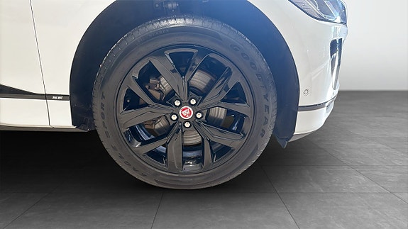 Jaguar I-PACE 9 of 12
