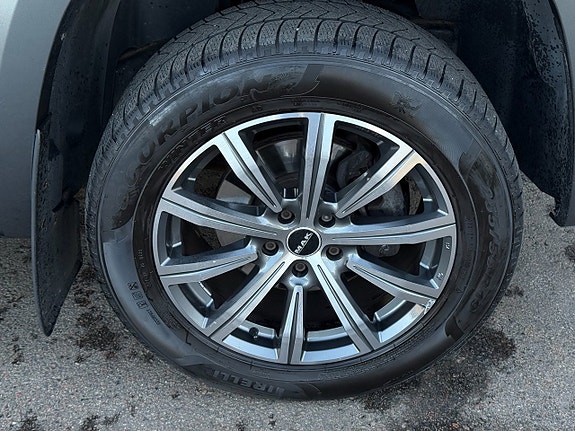 Volkswagen Amarok 9 of 9