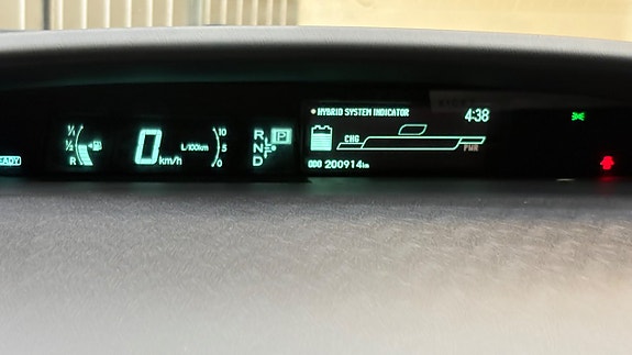 Toyota Prius 9 of 18