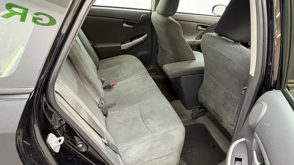 Toyota Prius 15 of 18