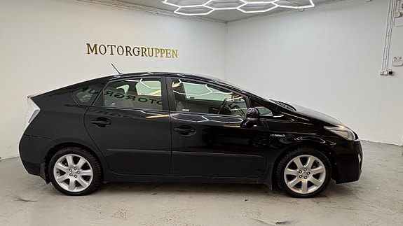 Toyota Prius 13 of 18