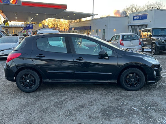 Peugeot 308 4 of 17