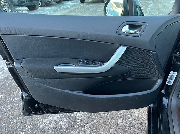 Peugeot 308 12 of 17