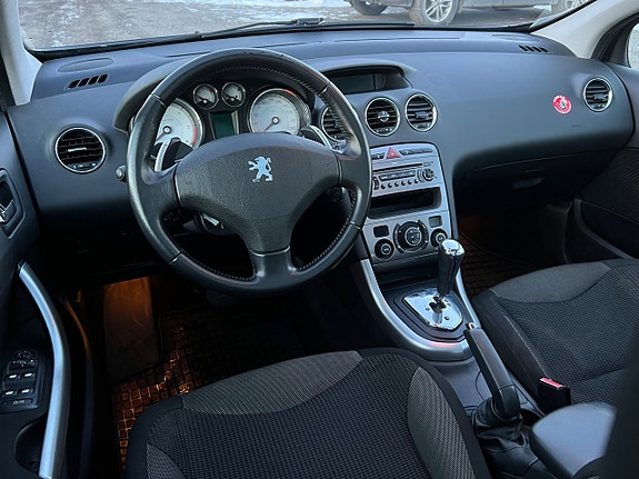 Peugeot 308 10 of 17
