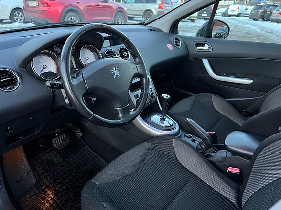 Peugeot 308 9 of 17