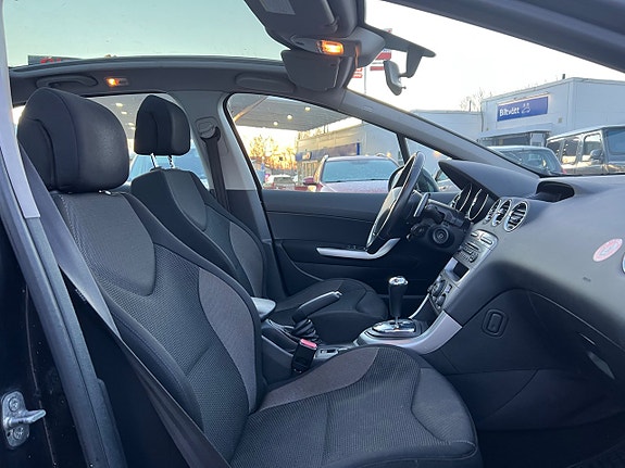 Peugeot 308 13 of 17