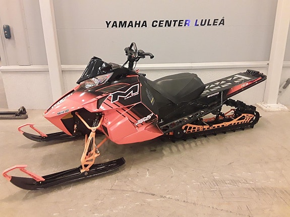 Arctic Cat M 8000