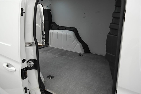 Volkswagen Caddy Maxi 21 of 21