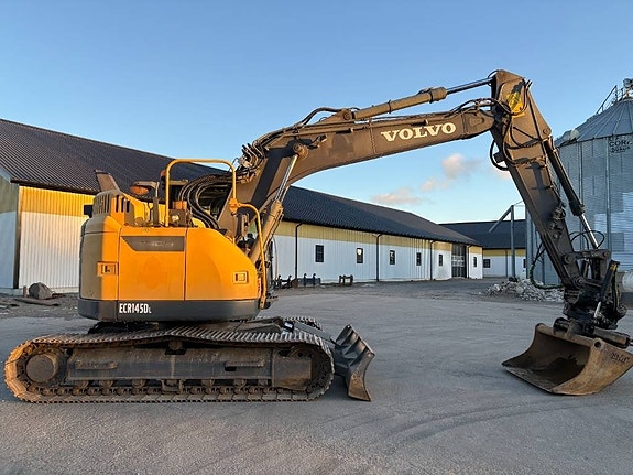 Volvo ECR145DL grävmaskin, rototilt med grip, c-smörj