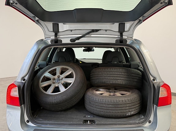 Volvo V70 10 of 13