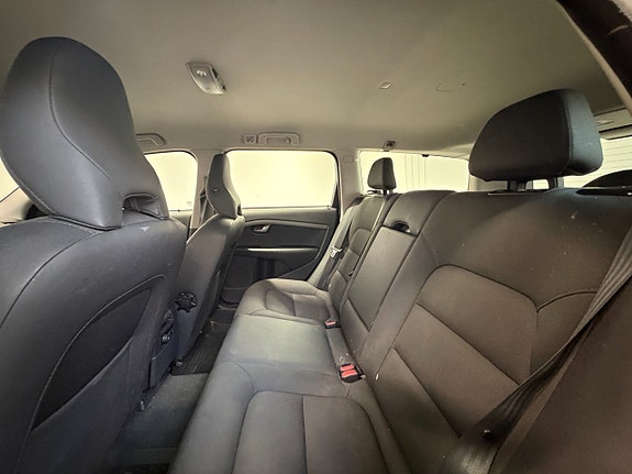 Volvo V70 8 of 13