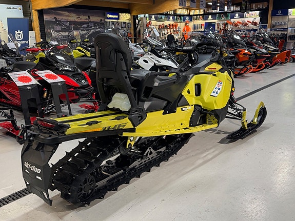 Ski-Doo Backcountry XRS 146 850 E-tec Turbo R 3 of 4