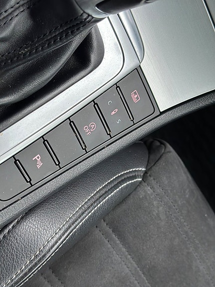 Volkswagen CC 16 of 19