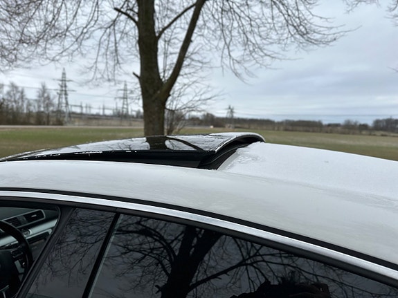 Volkswagen CC 14 of 19
