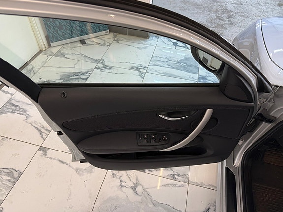 BMW 118d 6 of 12