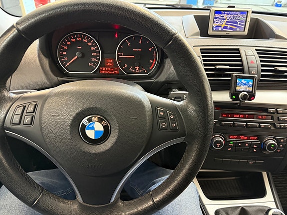 BMW 118d 7 of 12