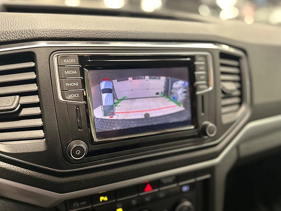 Volkswagen Amarok 13 of 18