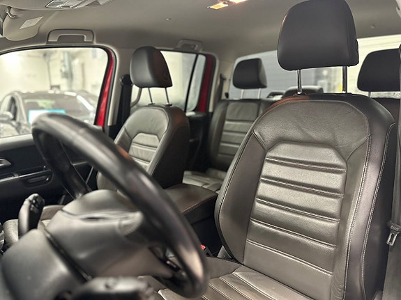 Volkswagen Amarok 12 of 18