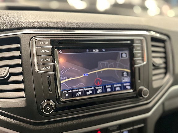 Volkswagen Amarok 14 of 18