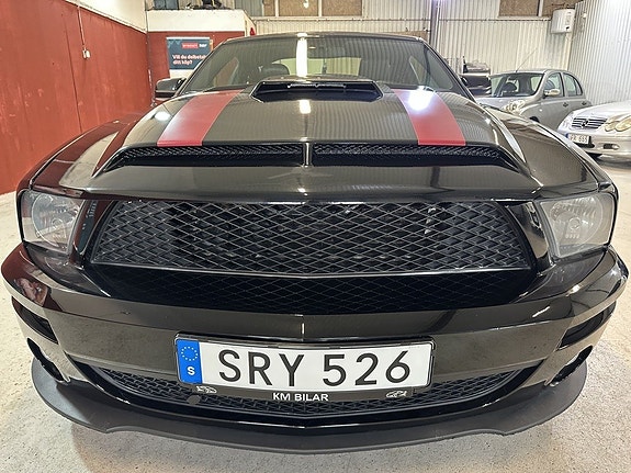 Ford Mustang 4 of 5