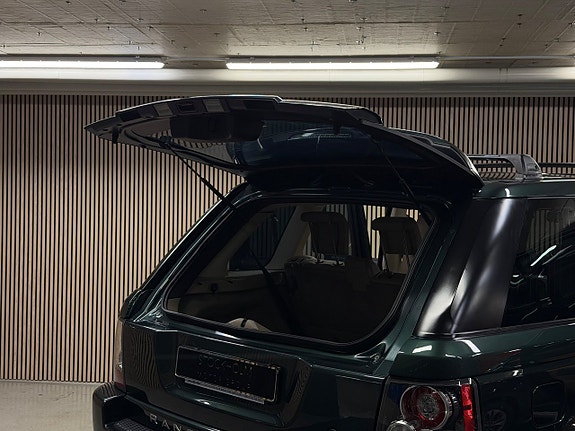 Land Rover Range Rover Sport 26 of 28