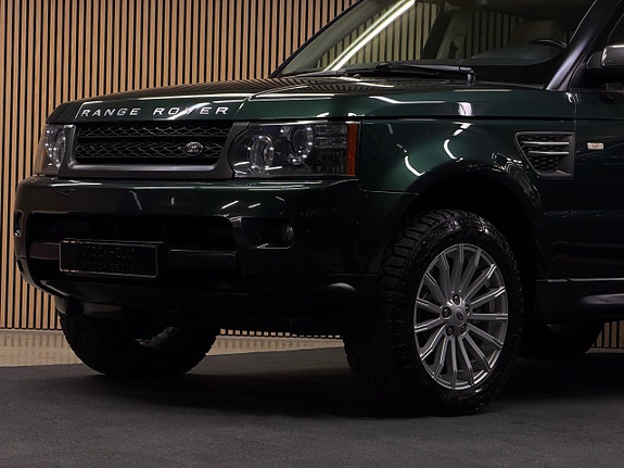 Land Rover Range Rover Sport 3 of 5