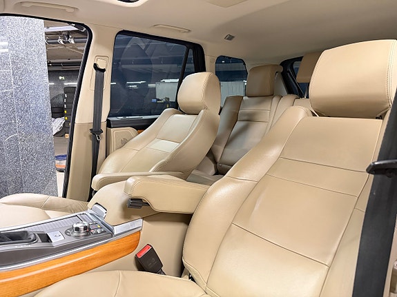 Land Rover Range Rover Sport 24 of 28