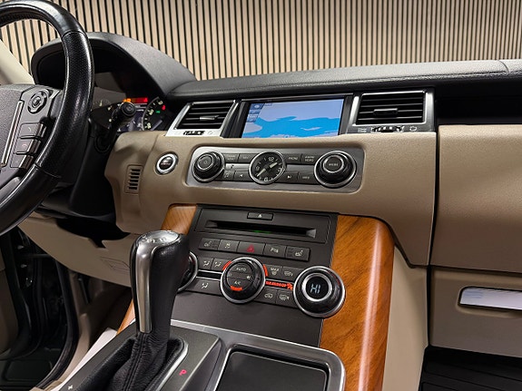 Land Rover Range Rover Sport 21 of 28