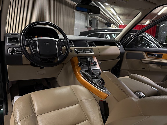 Land Rover Range Rover Sport 17 of 28