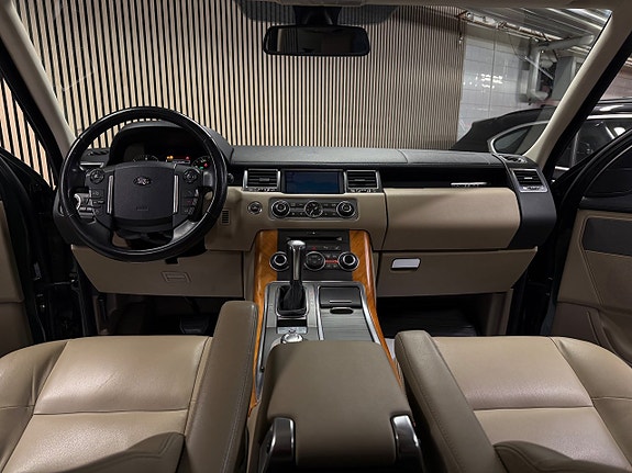 Land Rover Range Rover Sport 18 of 28