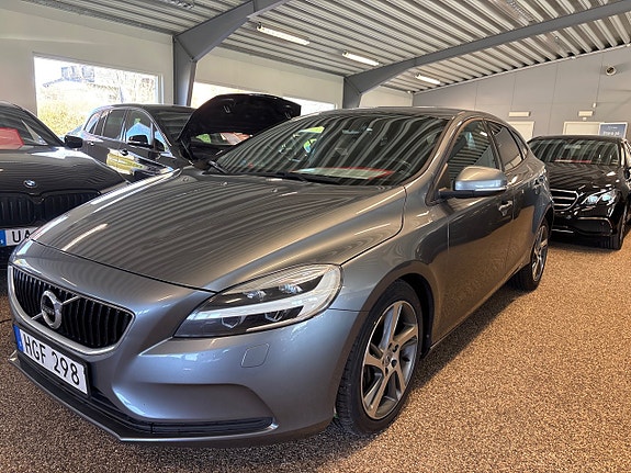 Volvo V40 8 of 10