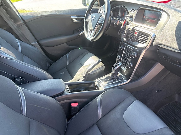 Volvo V40 3 of 10