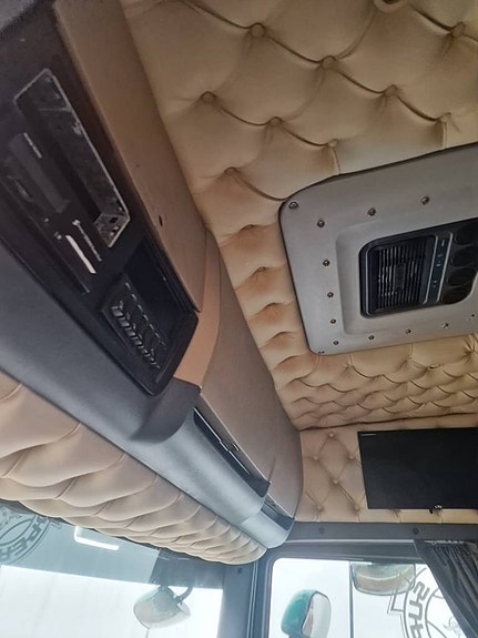 SCANIA R560LB6X2HLB 10 of 12