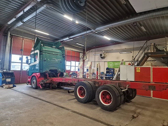 SCANIA R560LB6X2HLB 3 of 12