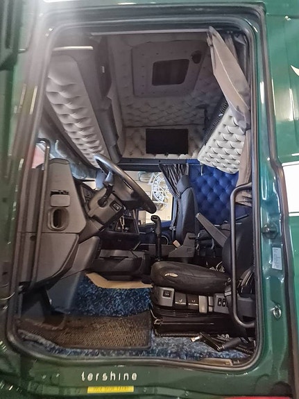 SCANIA R560LB6X2HLB 8 of 12