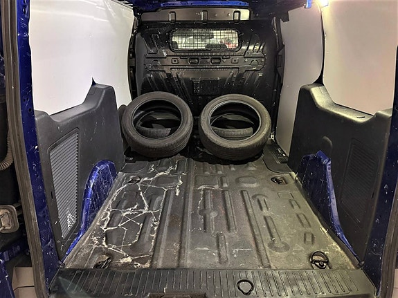 Ford Transit Connect 17 of 19