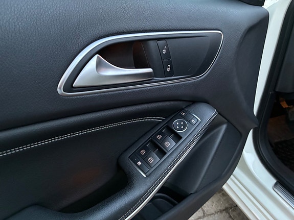 Mercedes-Benz A180 26 of 30