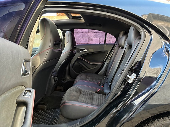 Mercedes-Benz A180 28 of 30