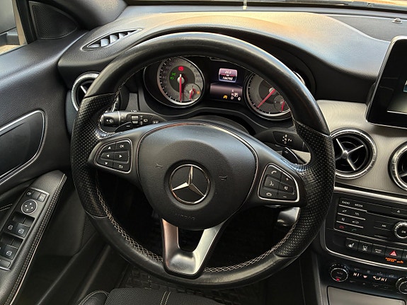 Mercedes-Benz CLA220 d 18 of 29