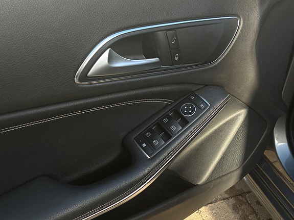 Mercedes-Benz CLA220 d 24 of 29