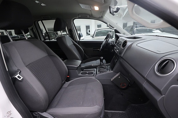 Volkswagen Amarok 13 of 18