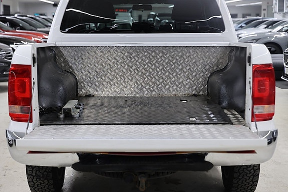 Volkswagen Amarok 8 of 18