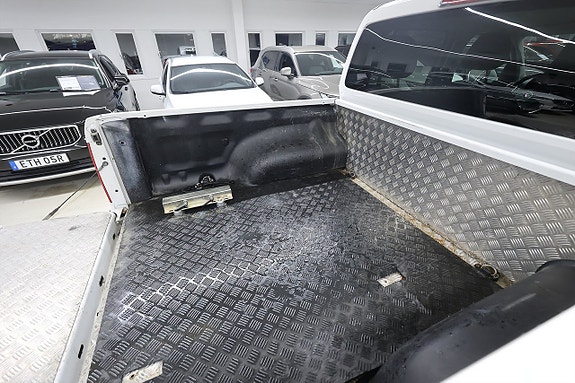 Volkswagen Amarok 10 of 18