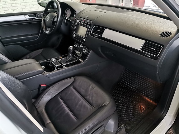 Volkswagen Touareg 7 of 11