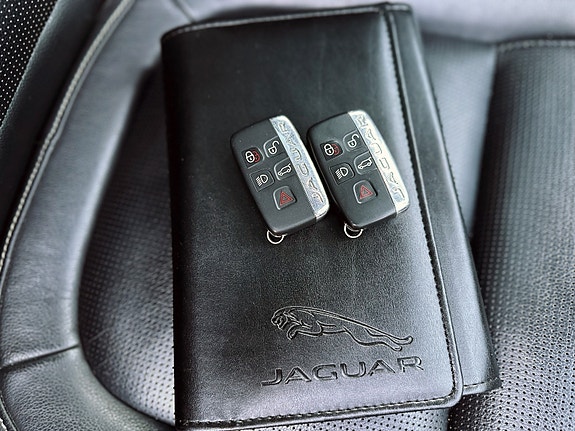 Jaguar F-PACE 12 of 12