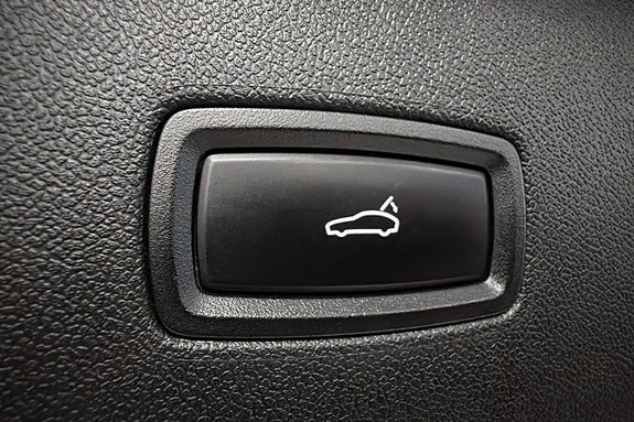 Porsche Cayenne 16 of 18