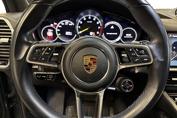 Porsche Cayenne 14 of 18