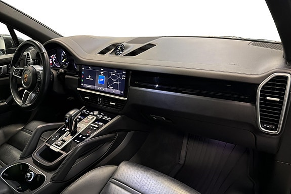 Porsche Cayenne 9 of 18