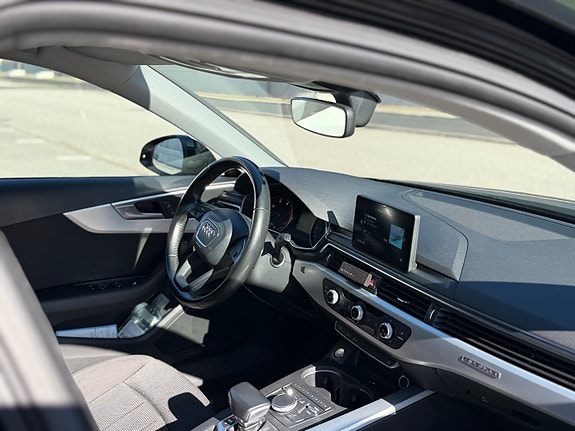 Audi A4 10 of 16