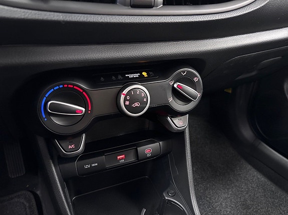 Kia Picanto 12 of 15
